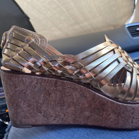 Tory Burch espadrille gold wedge sandals - Picture 1 of 3